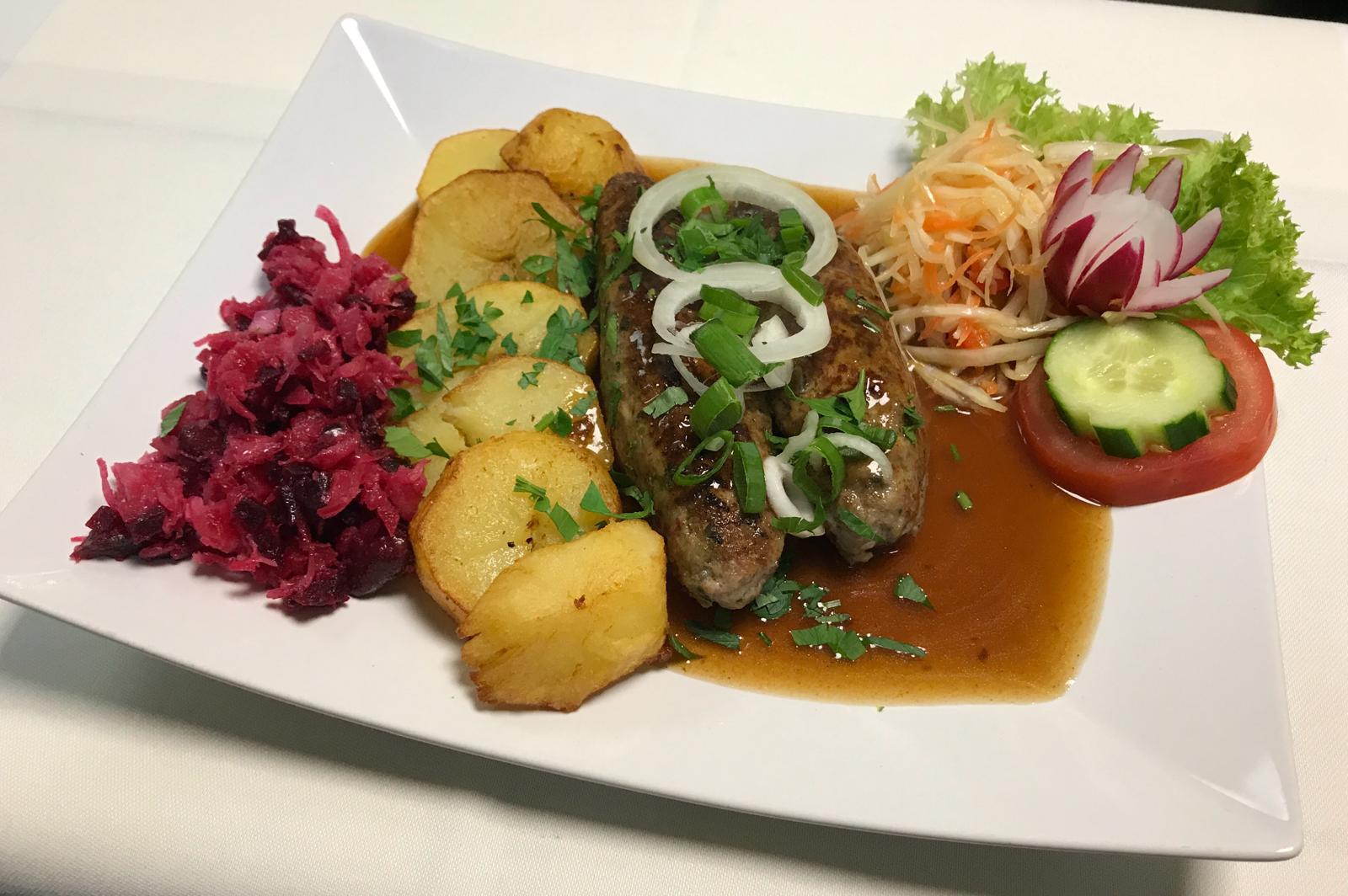 Fleisch mit Bratkartoffeln